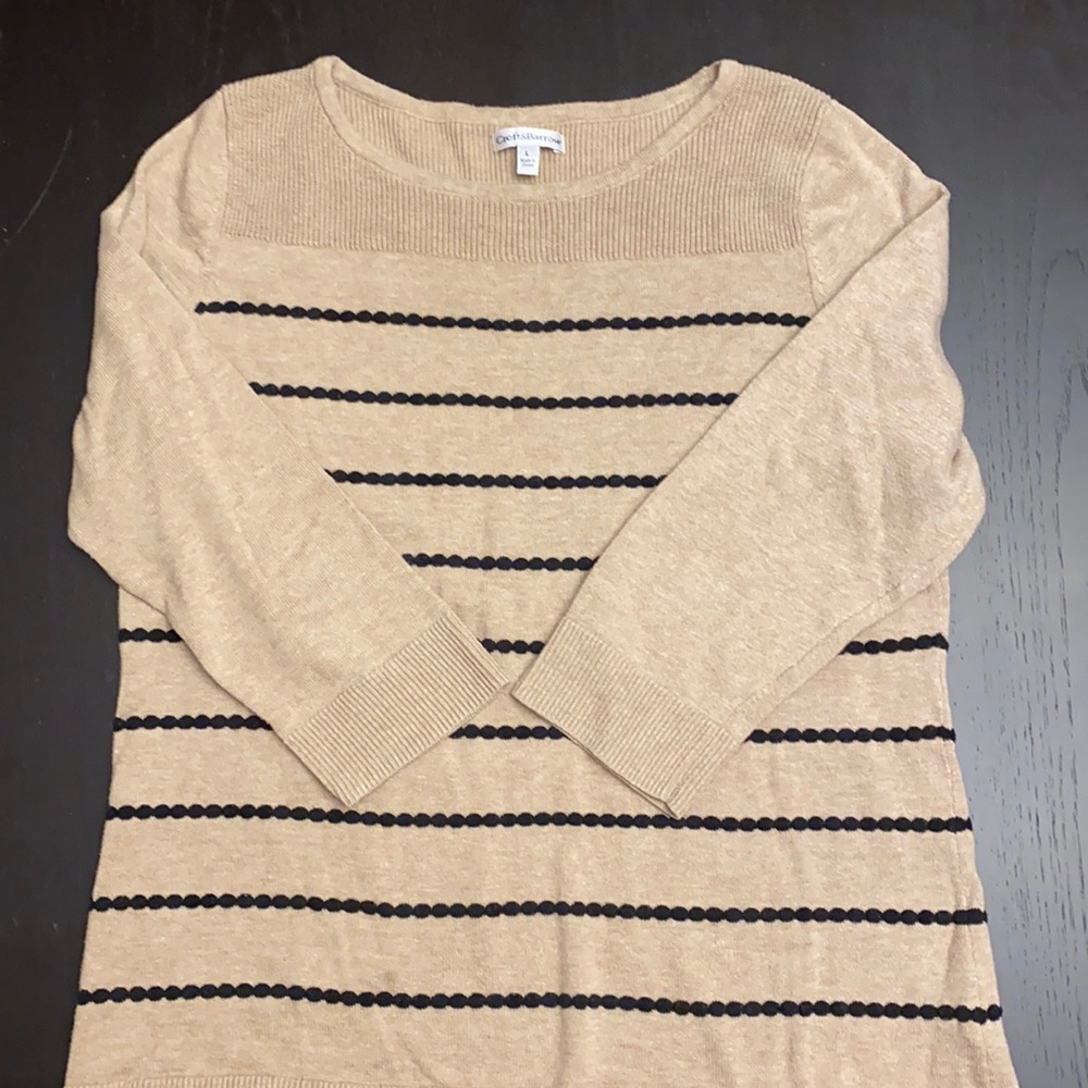 Lightweight women’s sweater